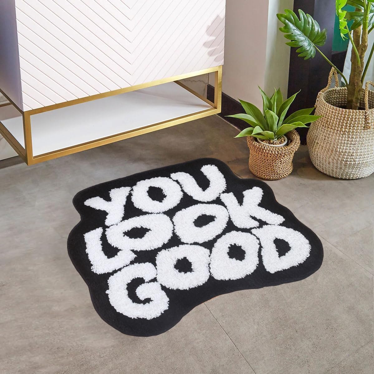 "You Look Good" Bath Mat, photo 6